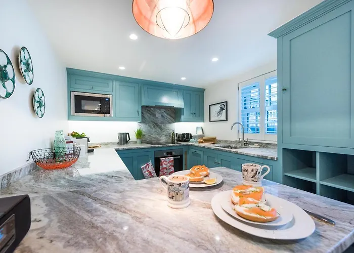 Juliot 5 Star Gold Award Luxury Cottage